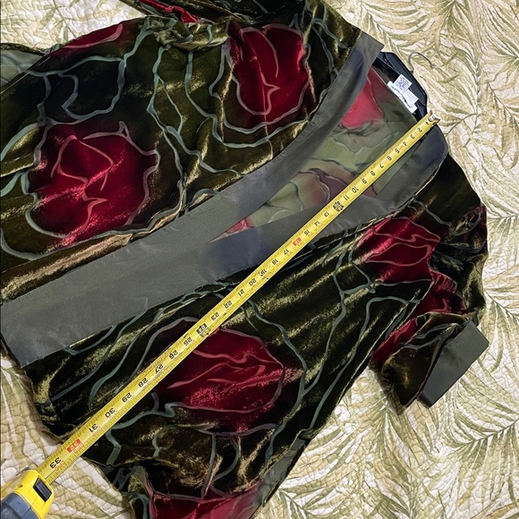 Burn out velvet jacket by Alika Yamani creations - Picture 6 of 6